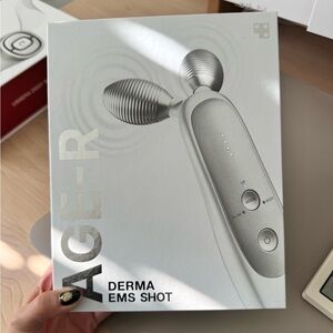 Medicube - AGE-R Derma EMS Shot